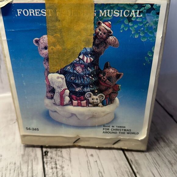 Vintage Musical Forest Friends Rotating Figurine For Christmas Around The World - Picture 8 of 9